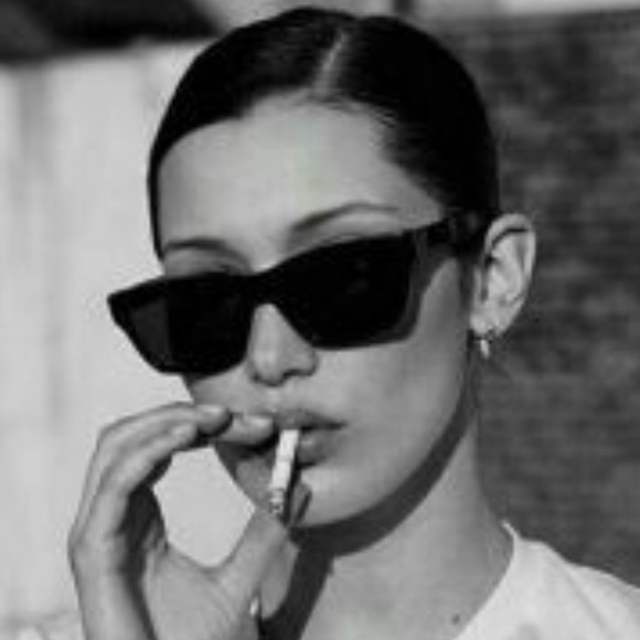 Meet your Posher, Alisha - Picture 1 of 1